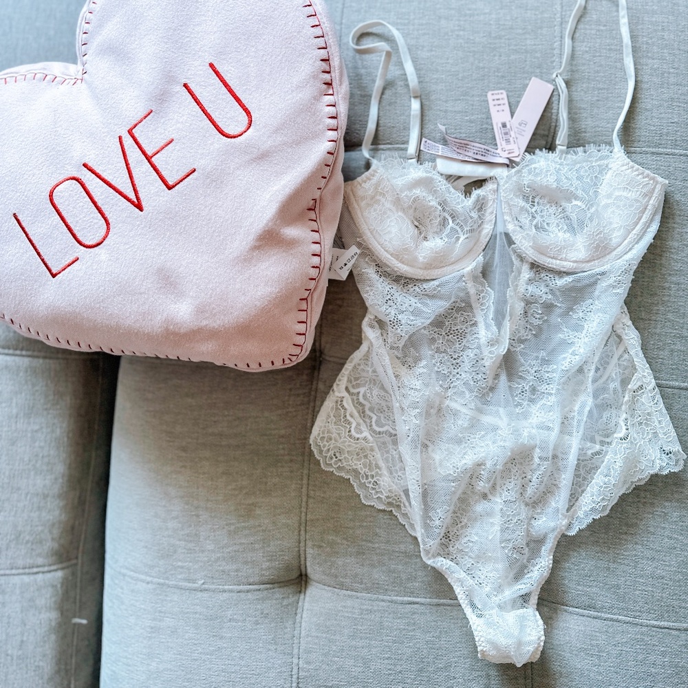 NWT white lace Victoria’s Secret teddy